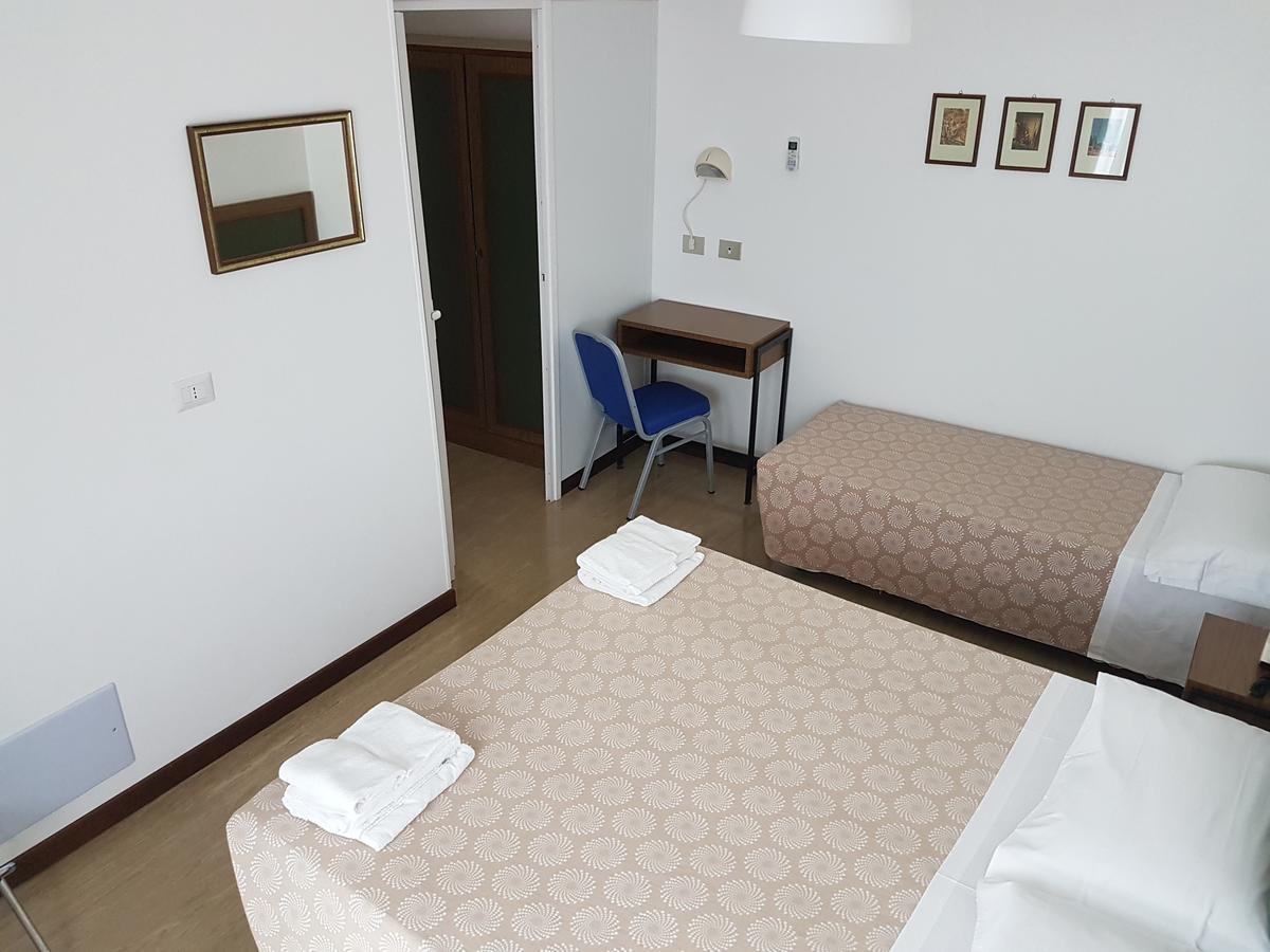 Hotel Residence Adriana Cesenatico Eksteriør bilde