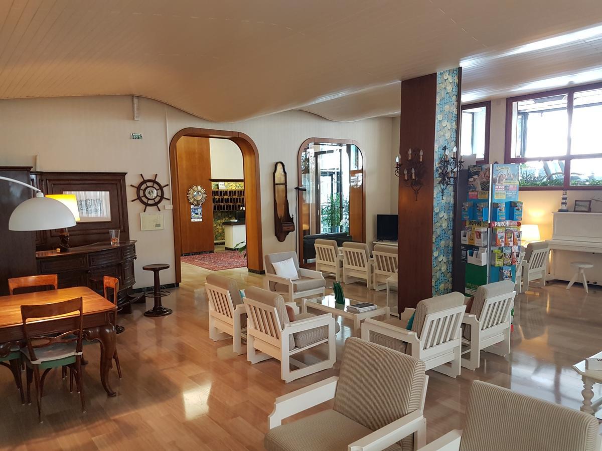 Hotel Residence Adriana Cesenatico Eksteriør bilde