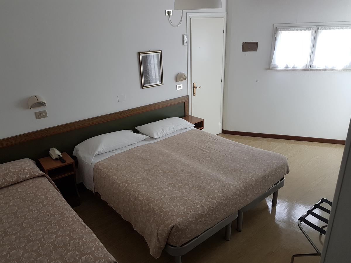 Hotel Residence Adriana Cesenatico Eksteriør bilde